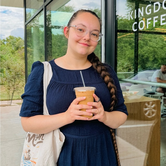 Meet your Posher, Anthea✨ - Picture 4 of 9